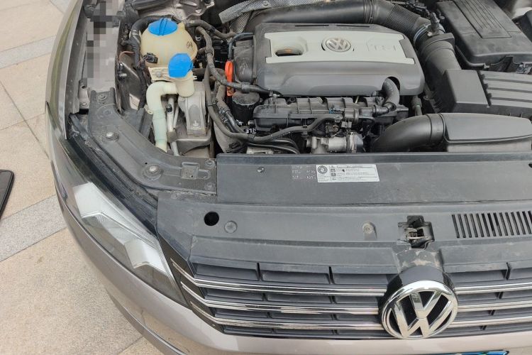 Used Volkswagen Passat 2013 1.8TSI DSG Prestige Edition Engine Bay Right