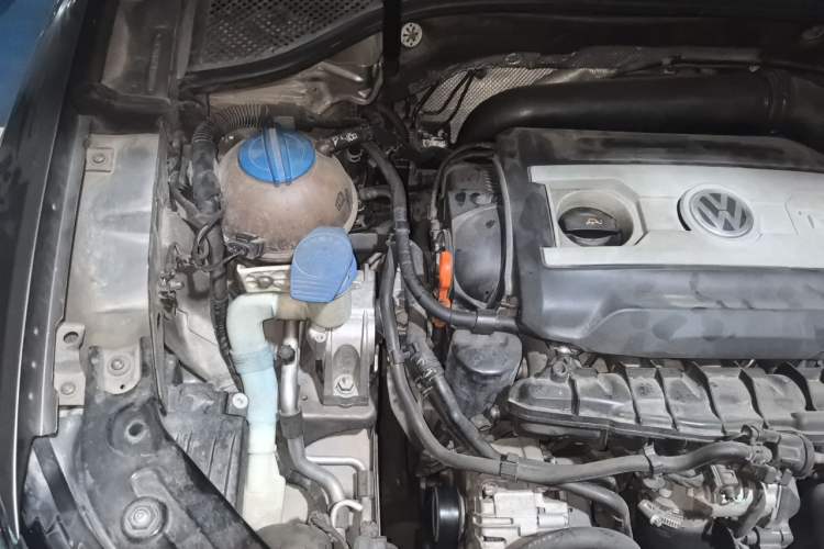 Used Volkswagen Passat 2013 1.8TSI DSG Prestige Edition Engine Bay Right