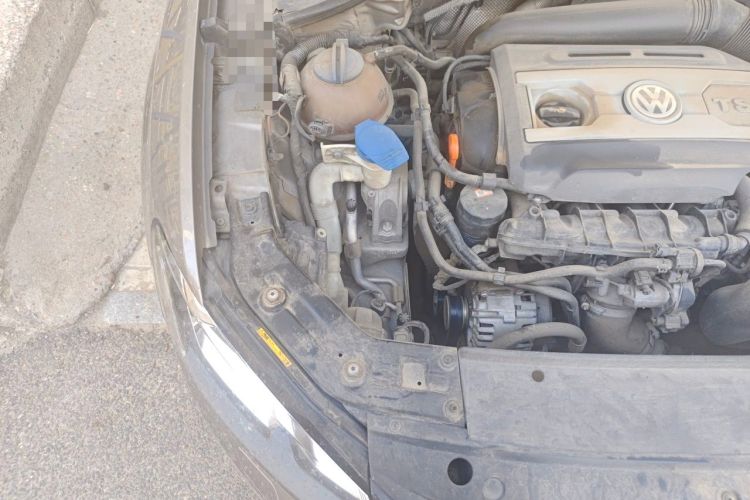 Used Volkswagen Passat 2013 1.8TSI DSG Prestige Edition Engine Bay Right