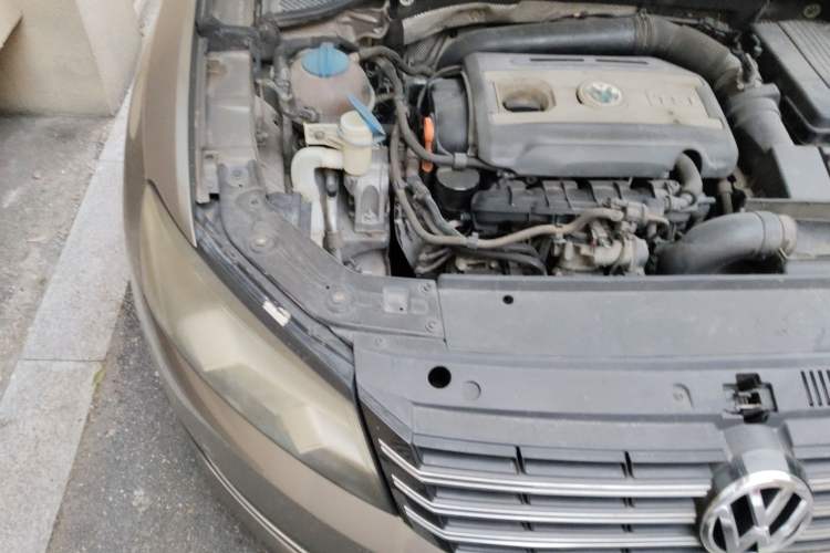 Used Volkswagen Passat 2013 1.8TSI DSG Prestige Edition Engine Bay Right