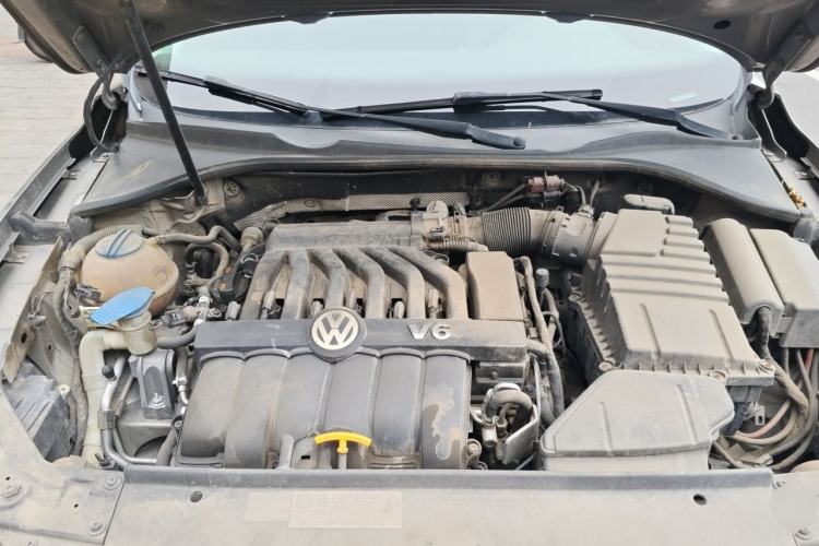 Used Volkswagen Passat 2013 3.0L V6 DSG Flagship Deluxe Edition Engine Bay