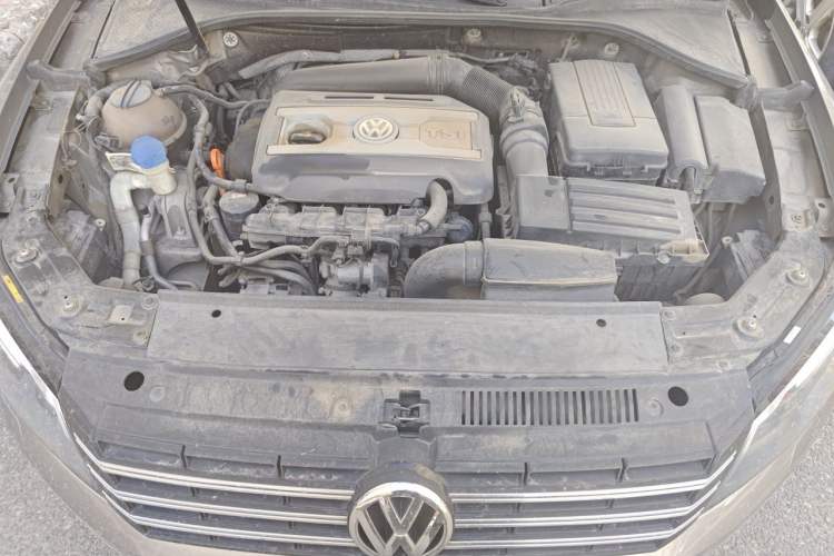Used Volkswagen Passat 2013 1.8TSI DSG Prestige Edition Engine Bay