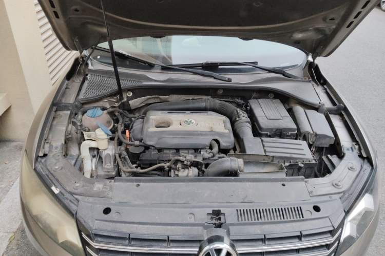 Used Volkswagen Passat 2013 1.8TSI DSG Prestige Edition Engine Bay