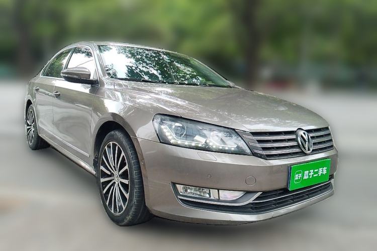 Used Volkswagen Passat 2013 1.8TSI DSG Ultimate Edition Front Right 45 Deg