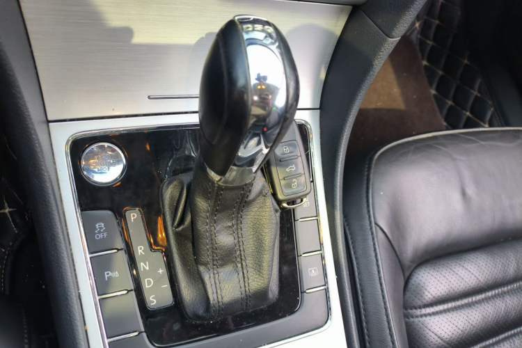 Used Volkswagen Passat 2013 1.8TSI DSG Prestige Edition Gear Lever