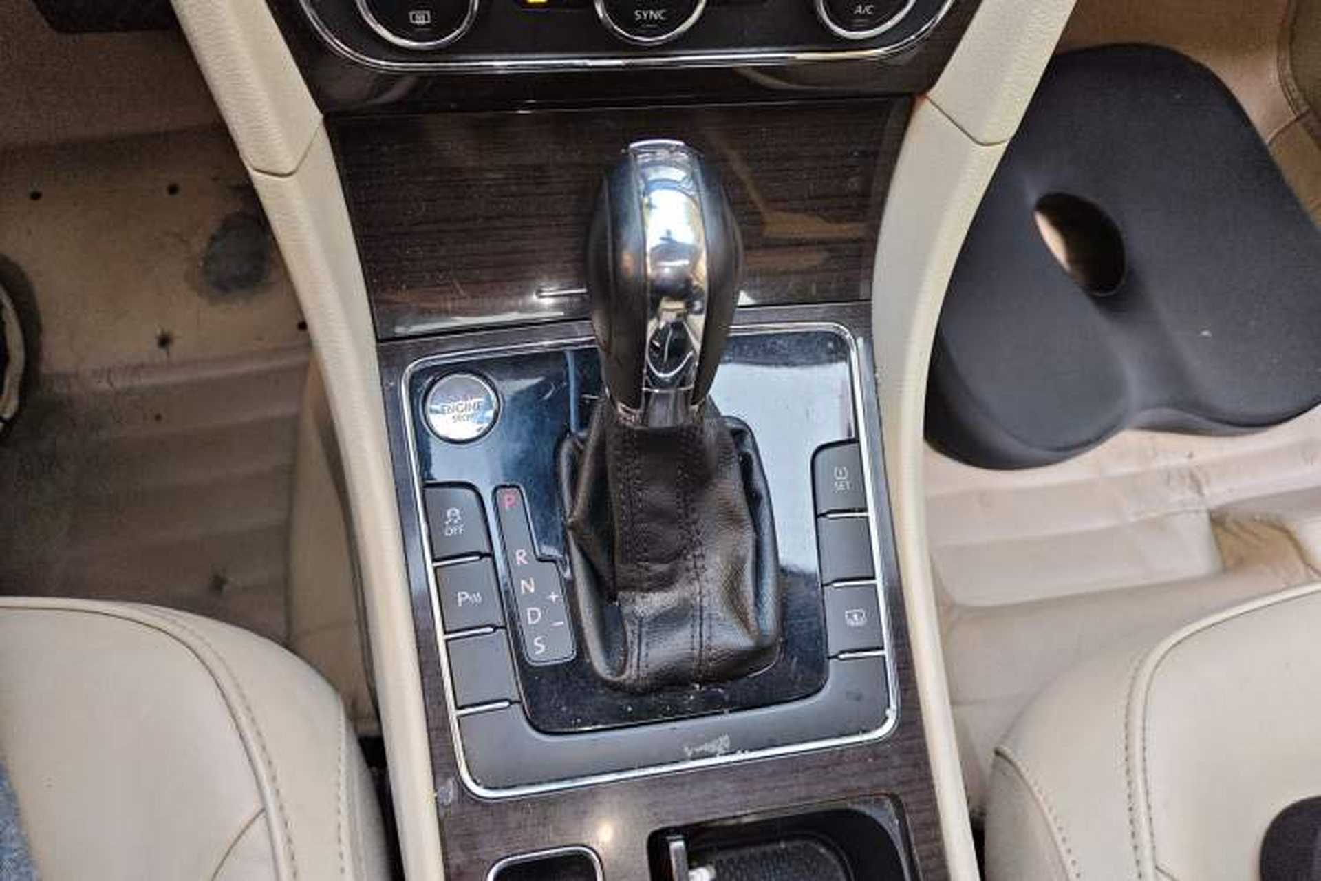 Used Volkswagen Passat 2013 1.8TSI DSG Prestige Edition Gear Lever