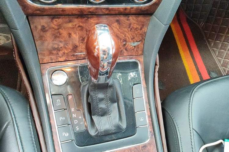 Used Volkswagen Passat 2013 1.8TSI DSG Ultimate Edition Gear Lever