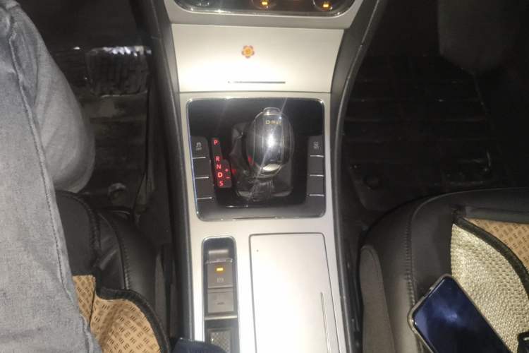 Used Volkswagen Passat 2013 1.8TSI DSG Prestige Edition Gear Lever