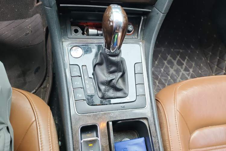 Used Volkswagen Passat 2013 3.0L V6 DSG Flagship Deluxe Edition Gear Lever