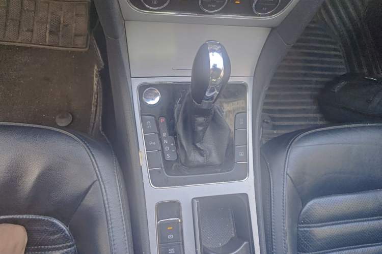 Used Volkswagen Passat 2013 1.8TSI DSG Prestige Edition Gear Lever