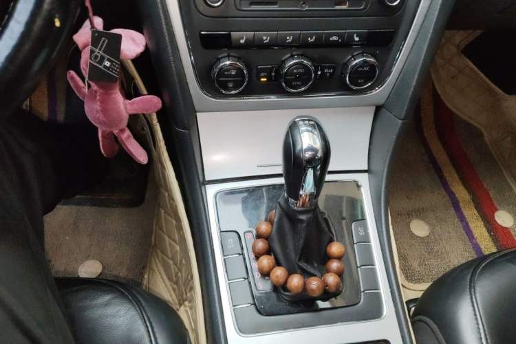 Used Volkswagen Passat 2013 1.8TSI DSG Prestige Edition Gear Lever