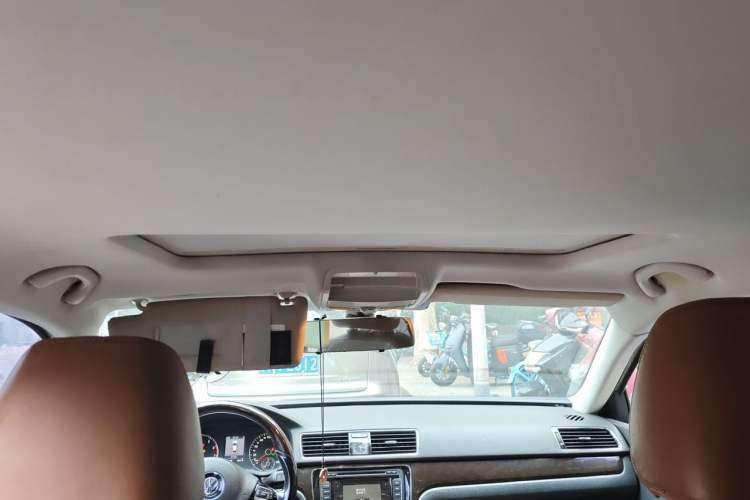 Used Volkswagen Passat 2013 3.0L V6 DSG Flagship Deluxe Edition Headliner