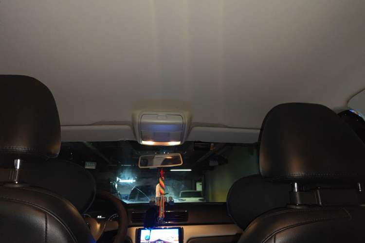 Used Volkswagen Passat 2013 1.4TSI Manual Luxury Edition Headliner