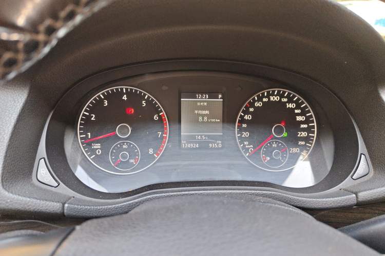 Used Volkswagen Passat 2013 1.8TSI DSG Prestige Edition Instrument Cluster