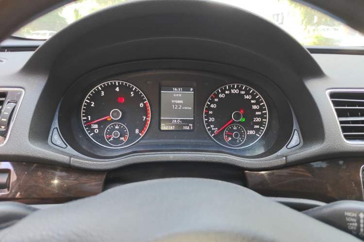 Used Volkswagen Passat 2013 3.0L V6 DSG Flagship Edition Instrument Cluster