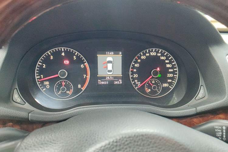 Used Volkswagen Passat 2013 1.8TSI DSG Ultimate Edition Instrument Cluster