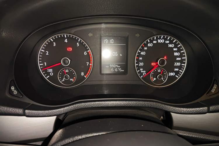 Used Volkswagen Passat 2013 1.4TSI Manual Luxury Edition Instrument Cluster