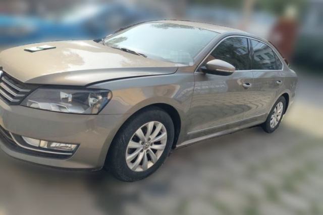 Ojetý Volkswagen Passat 2013 1.8TSI DSG Prestige Edition