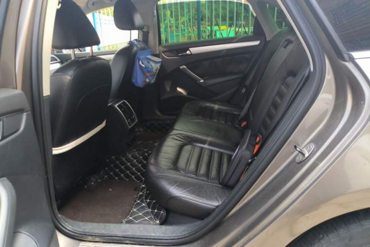 Used Volkswagen Passat 2013 1.8TSI DSG Prestige Edition Left Rear Seat