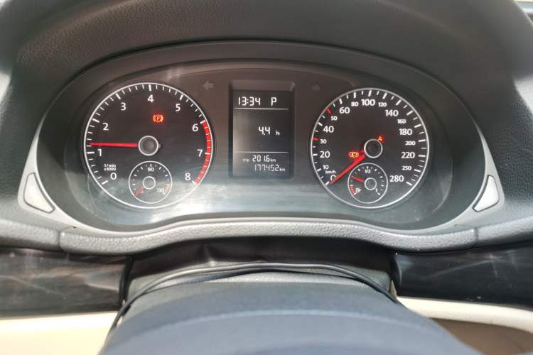 Used Volkswagen Passat 2013 1.8TSI DSG Prestige Edition Odometer Close Up
