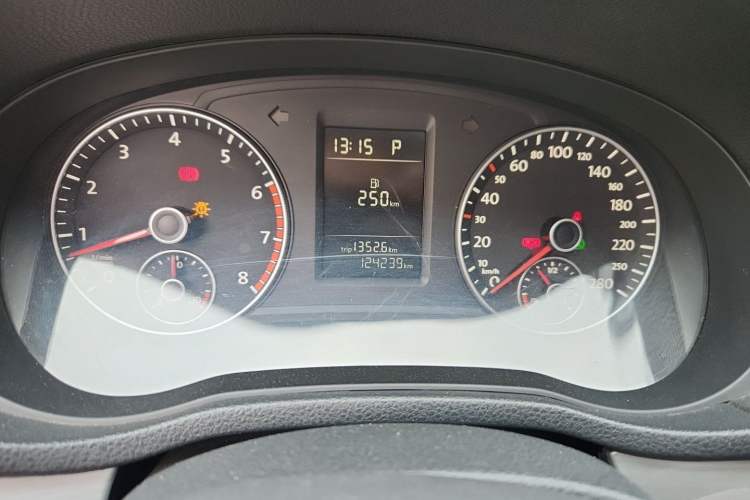 Used Volkswagen Passat 2013 1.4 TSI DSG Prestige Edition Odometer Close Up