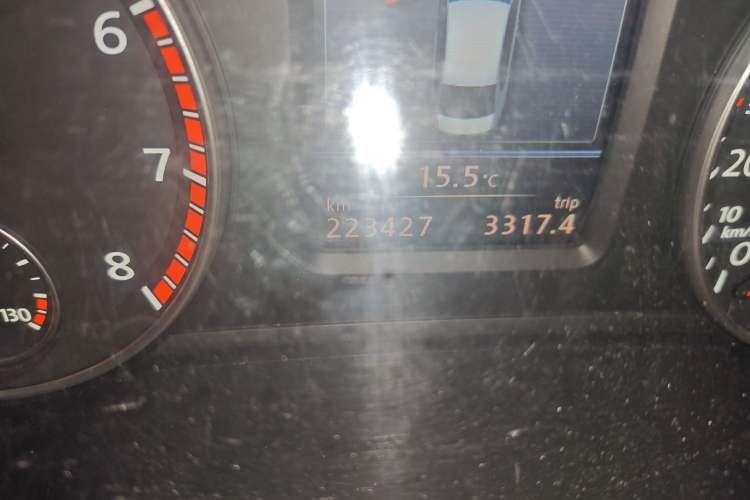 Used Volkswagen Passat 2013 1.8TSI DSG Prestige Edition Odometer Close Up