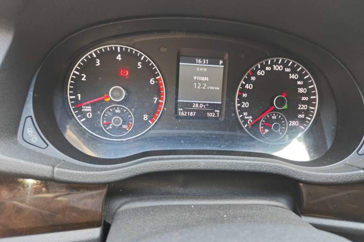 Used Volkswagen Passat 2013 3.0L V6 DSG Flagship Edition Odometer Close Up