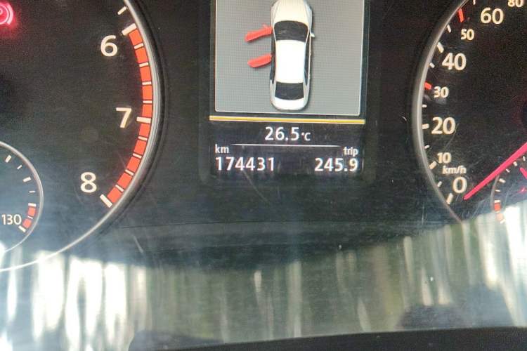 Used Volkswagen Passat 2013 1.8TSI DSG Ultimate Edition Odometer Close Up