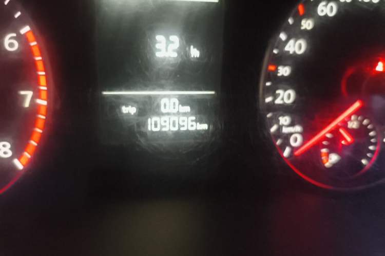 Used Volkswagen Passat 2013 1.8TSI DSG Prestige Edition Odometer Close Up