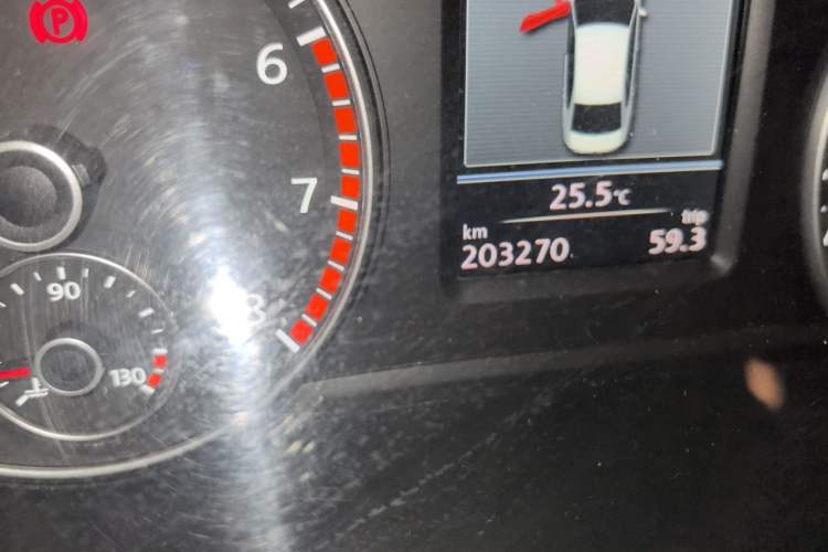 Used Volkswagen Passat 2013 1.8TSI DSG Prestige Edition Odometer Close Up