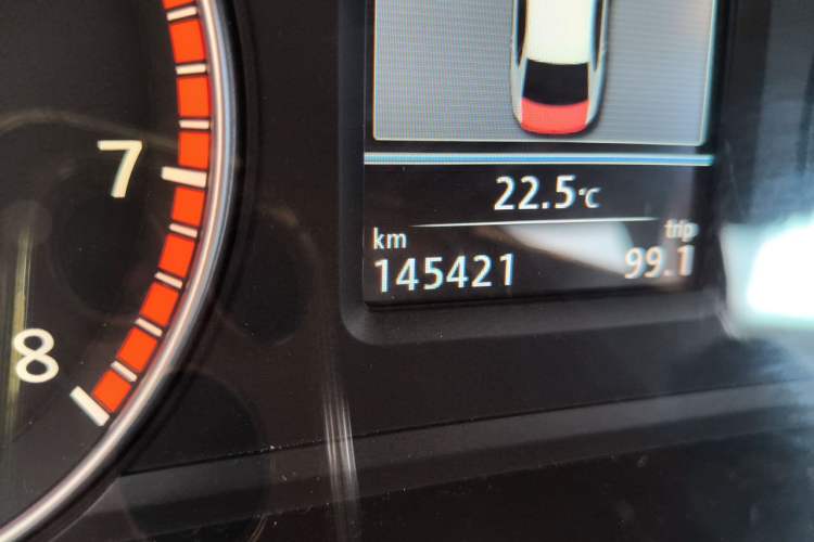 Used Volkswagen Passat 2013 1.8TSI DSG Prestige Edition Odometer Close Up