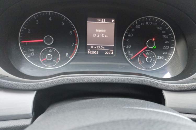 Used Volkswagen Passat 2013 1.8TSI DSG Prestige Edition Odometer Close Up