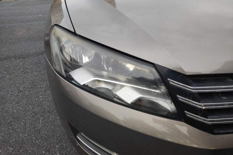 Used Volkswagen Passat 2013 1.8TSI DSG Prestige Edition Right Front Headlight