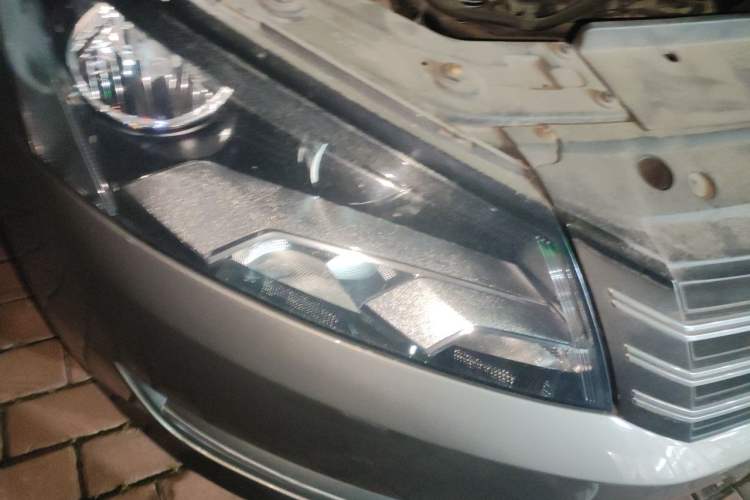 Used Volkswagen Passat 2013 1.8TSI DSG Prestige Edition Right Front Headlight