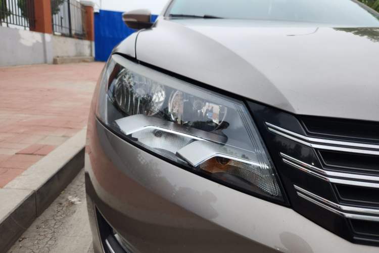 Used Volkswagen Passat 2013 1.4 TSI DSG Prestige Edition Right Front Headlight