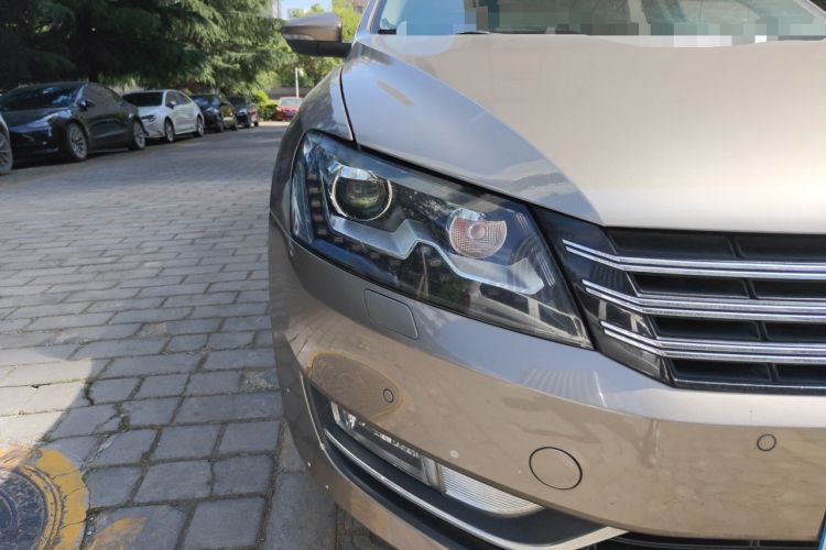 Used Volkswagen Passat 2013 3.0L V6 DSG Flagship Edition Right Front Headlight