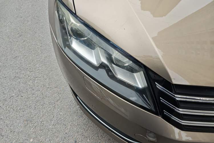 Used Volkswagen Passat 2013 1.8TSI DSG Prestige Edition Right Front Headlight