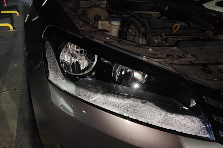 Used Volkswagen Passat 2013 1.4TSI Manual Luxury Edition Right Front Headlight
