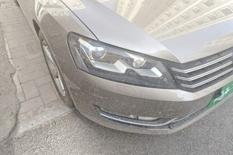 Used Volkswagen Passat 2013 1.8TSI DSG Prestige Edition Right Front Headlight