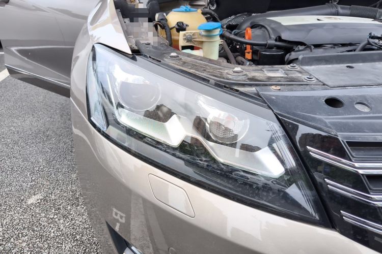 Used Volkswagen Passat 2013 1.8TSI DSG Prestige Edition Right Front Headlight