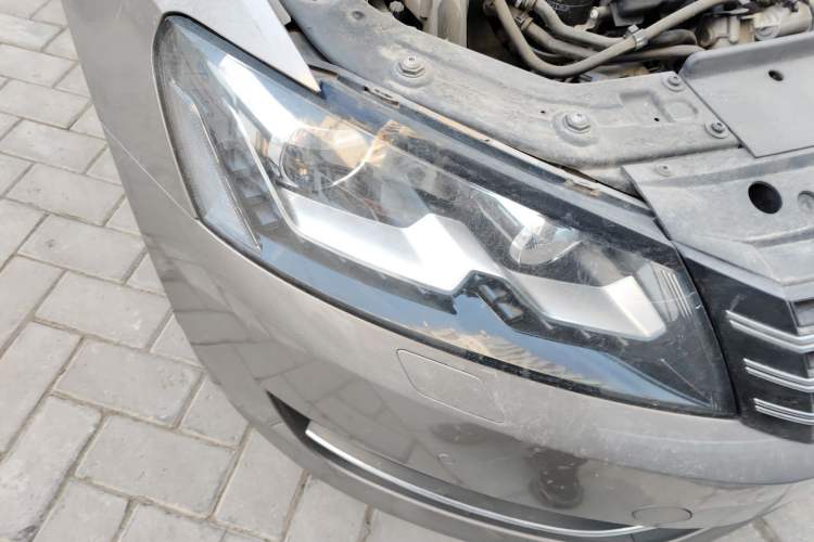 Used Volkswagen Passat 2013 1.8TSI DSG Prestige Edition Right Front Headlight