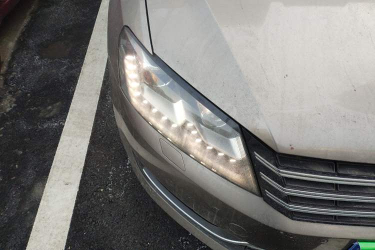 Used Volkswagen Passat 2013 1.8TSI DSG Prestige Edition Right Front Headlight
