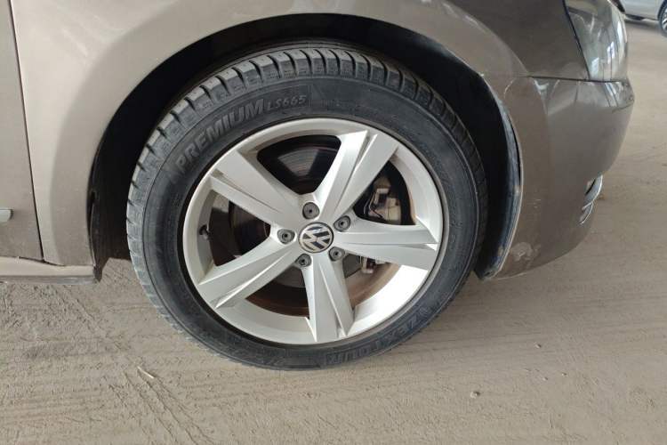Used Volkswagen Passat 2013 2.0 TSI DSG Prestige Edition Right Front Wheel Hub