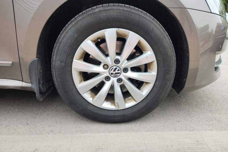 Used Volkswagen Passat 2013 1.4 TSI DSG Prestige Edition Right Front Wheel Hub