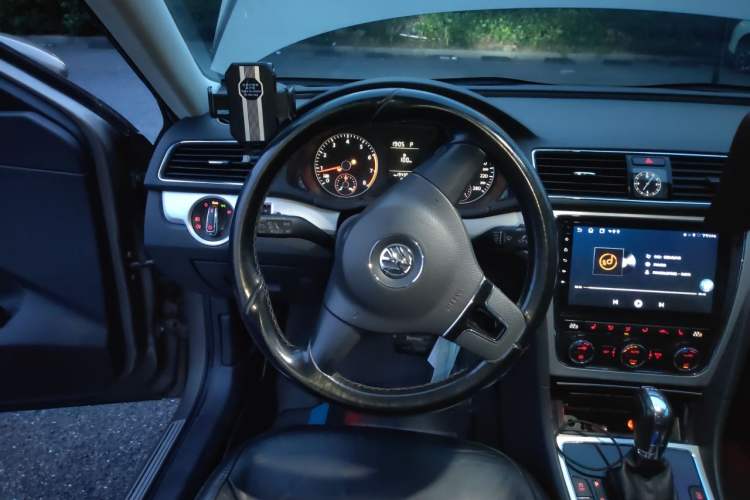 Used Volkswagen Passat 2013 1.8TSI DSG Prestige Edition Steering Wheel