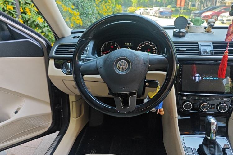 Used Volkswagen Passat 2013 1.8TSI DSG Prestige Edition Steering Wheel