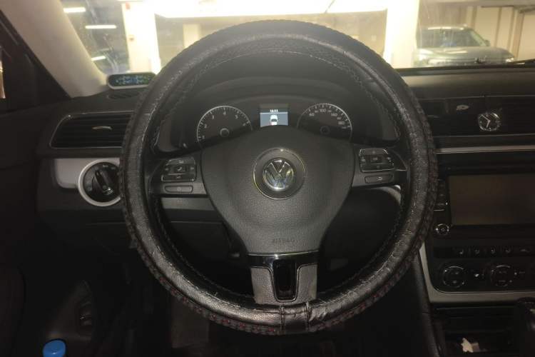 Used Volkswagen Passat 2013 2.0 TSI DSG Prestige Edition Steering Wheel