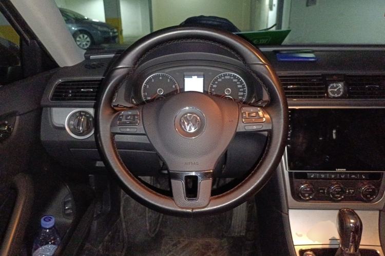 Used Volkswagen Passat 2013 1.8TSI DSG Prestige Edition Steering Wheel