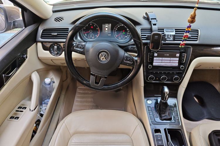 Used Volkswagen Passat 2013 1.8TSI DSG Prestige Edition Steering Wheel
