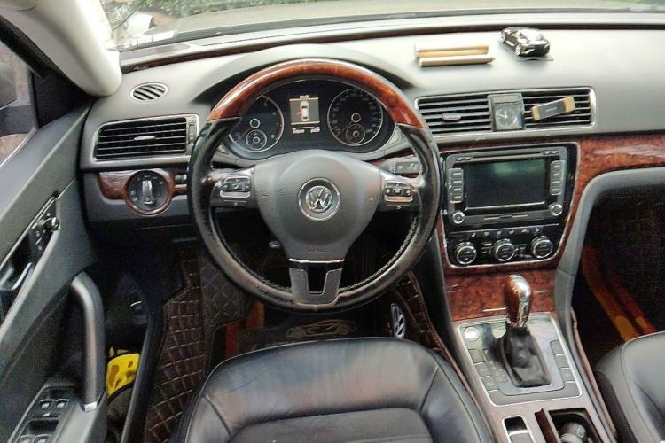 Used Volkswagen Passat 2013 1.8TSI DSG Ultimate Edition Steering Wheel